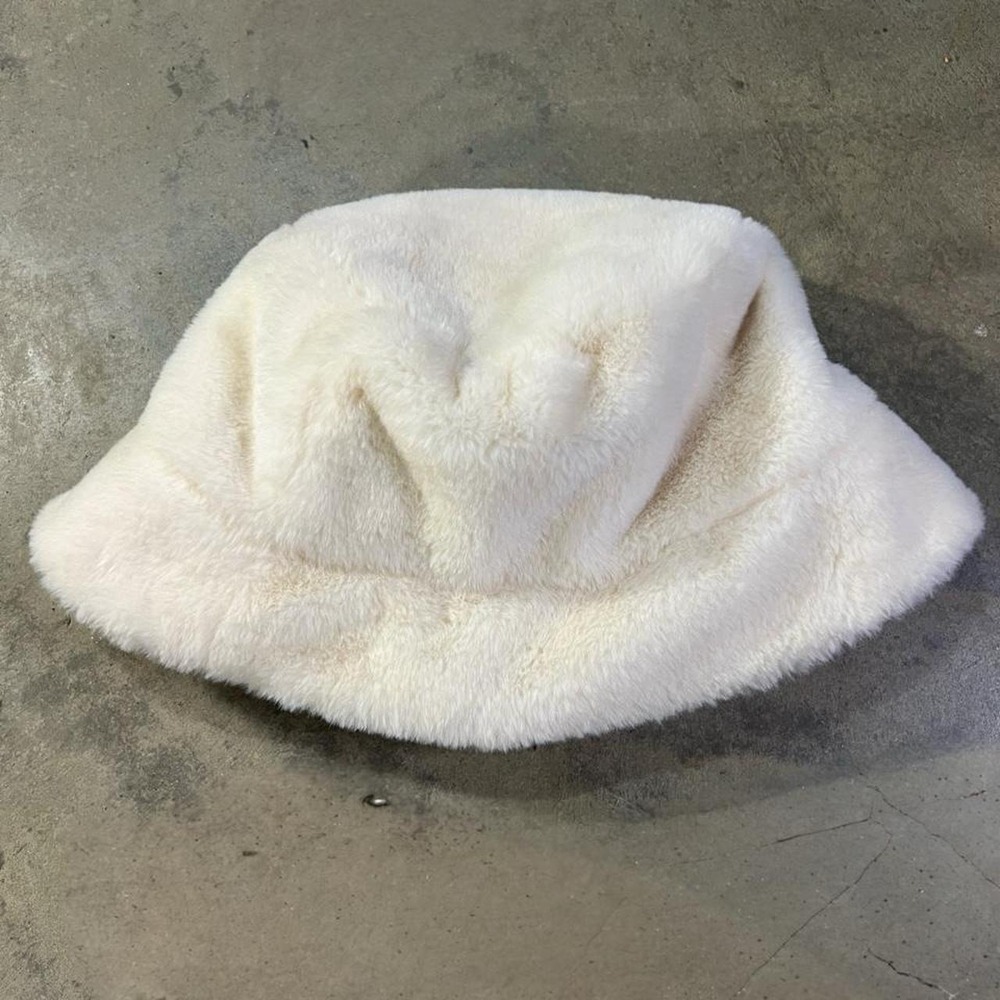 'H&M ivory faux-fur bucket hat, size large